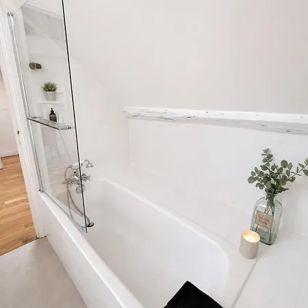 - Le Marais 1 Bedroom